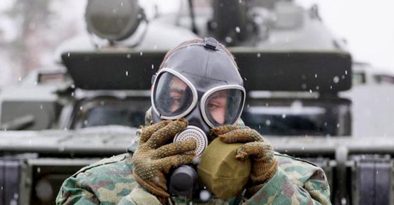 У серпні російські сили здійснили скидання 196 боєприпасів з токсичними речовинами на українські військові позиції.