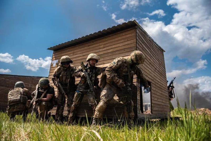 Україна та Польща мають намір створити підрозділ, що об'єднає українців, які проживають за межами країни.